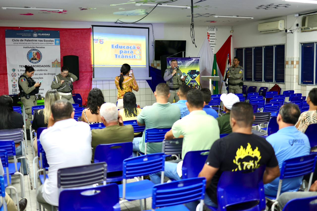 Atalaia realiza 1º Seminário Integrado de Segurança e Proteção no Transporte Escolar